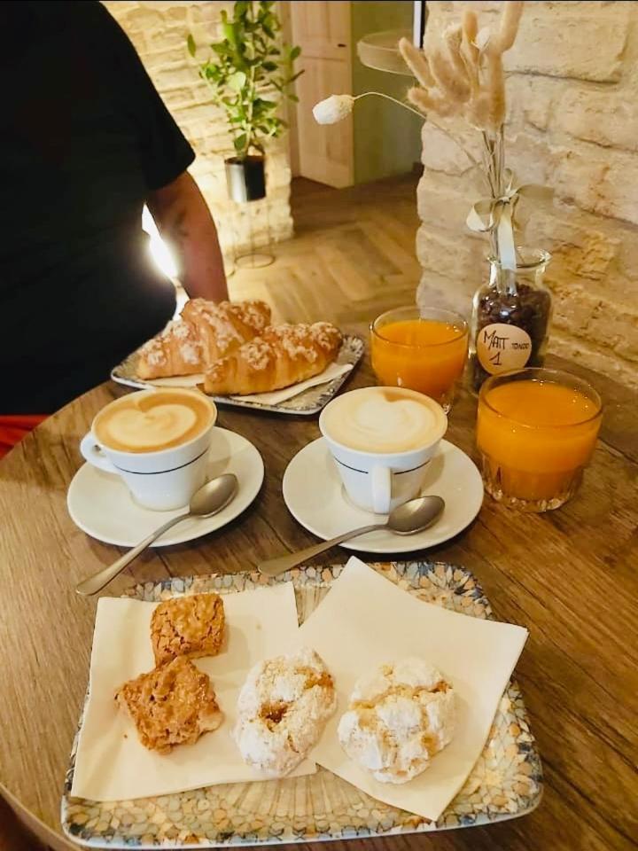 Palazzo Benucci Bed & Breakfast San Gimignano Exterior photo